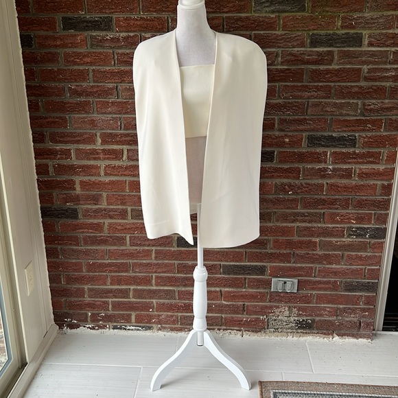 Alice + Olivia Revolve Marcia Cropped Cape Top Size 8 NWT - Picture 6 of 10